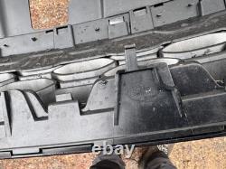 2025 Land Rover Discovery Dynamic L462 Calandre avant Atlas 21 À MY42-8200-AD