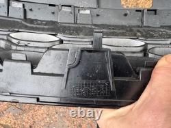 2025 Land Rover Discovery Dynamic L462 Calandre avant Atlas 21 À MY42-8200-AD